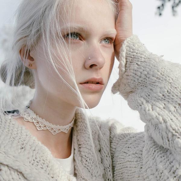 14kt Gold Triangle Gem Nose L Bend 20G-My Body Piercing Jewellery