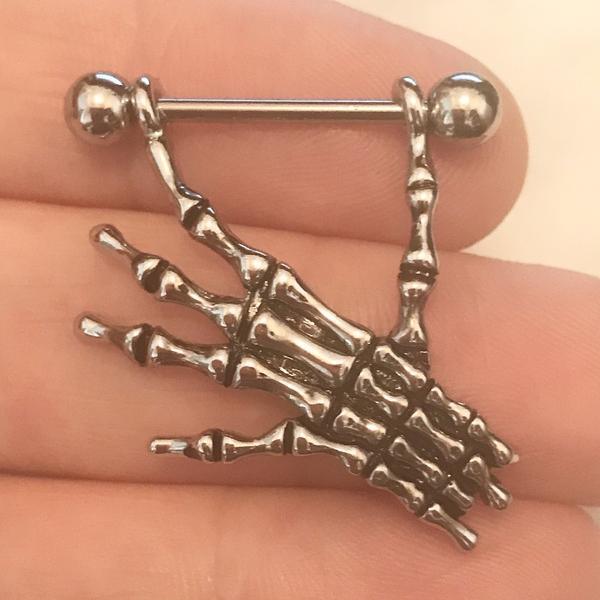 Body Jewelry - Skeleton Hand Nipple Dangle 14G (Single)