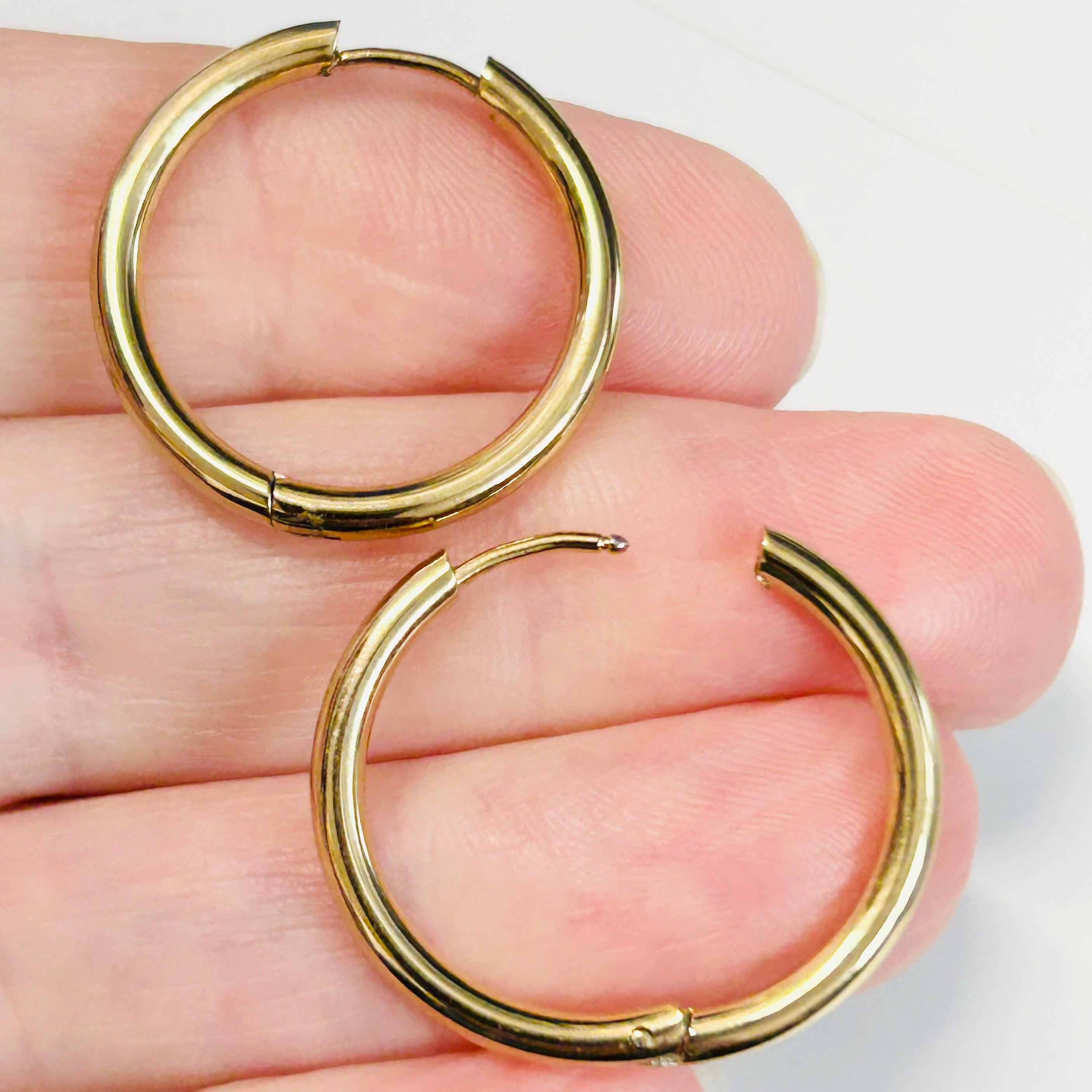 Refined 18kt gold plated large hoop earrings